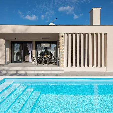 Rose Zadarvillas Villa Nin