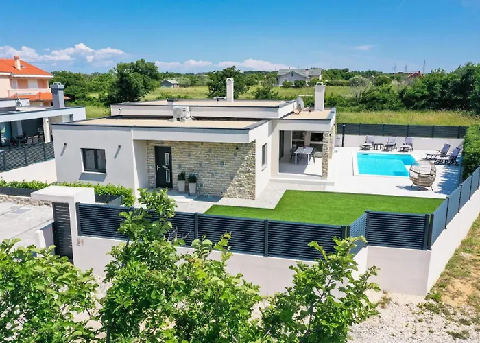 Rose Zadarvillas Nin