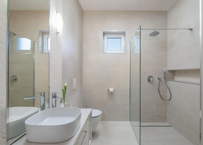 Rose Zadarvillas * Nin