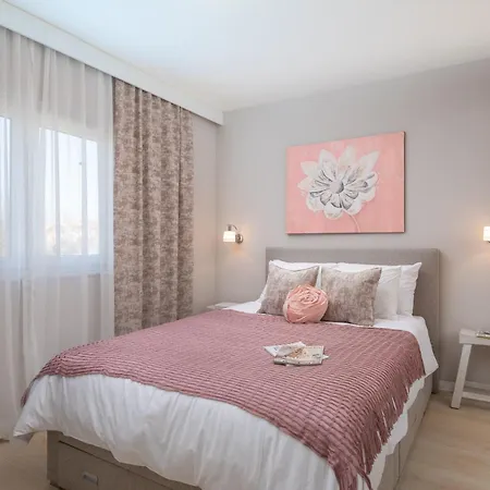 Rose Zadarvillas * Nin