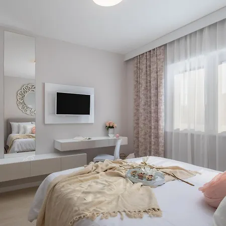 Rose Zadarvillas Nin