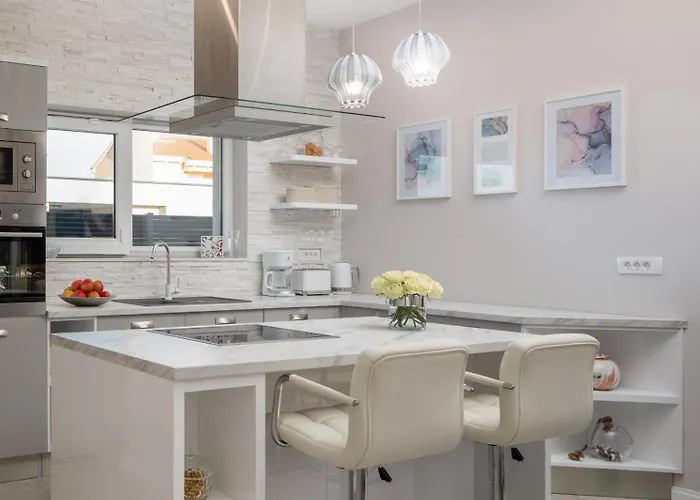 Rose Zadarvillas Nin